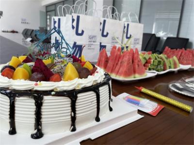 壽星同賀，共度生辰 —深藍(lán)機(jī)器7月份員工生日會(huì)如期舉行