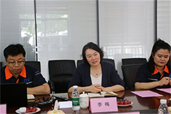 齊魯理工學(xué)院與山東深藍機器股份有限公司舉行校企合作簽約暨授牌儀式 齊魯理工學(xué)院與山東深藍機器股份有限公司舉行校企合作簽約暨授牌儀式