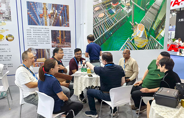 2025中國(guó)國(guó)際造紙科技展覽會(huì)圓滿結(jié)束！深藍(lán)機(jī)器引領(lǐng)造紙包裝物流數(shù)智化升級(jí)
